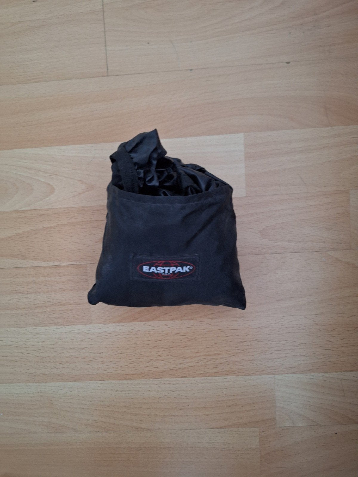 Eastpak regenhoes  - Zwart, Minder dan 30 cm, Nieuw, Ophalen of Verzenden, Minder dan 25 cm