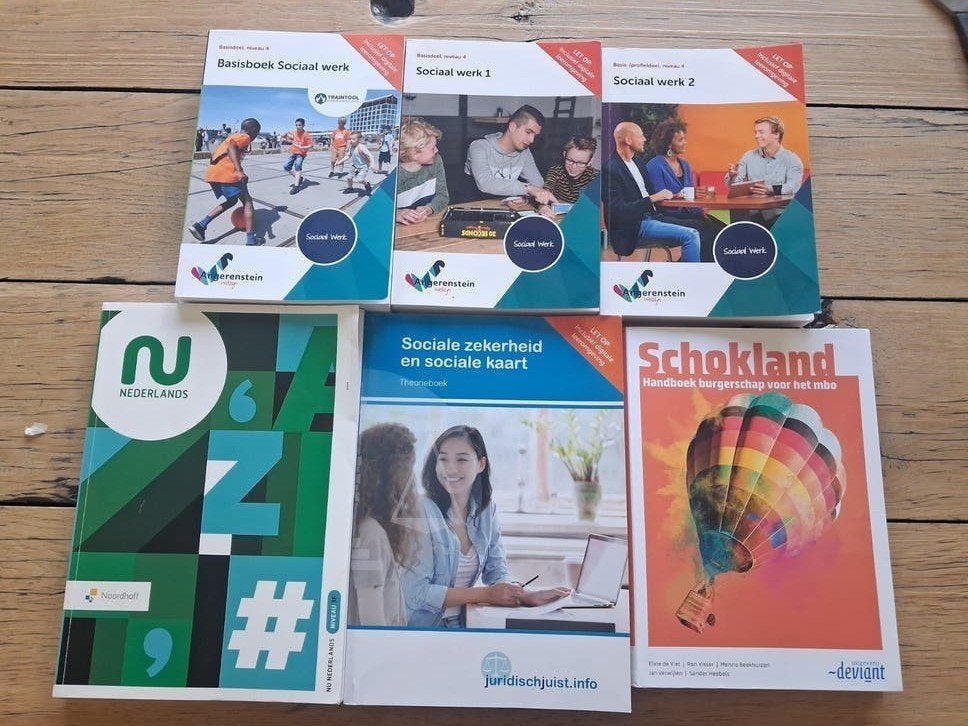 Boeken MBO 4 Sociaal Werk, Ophalen of Verzenden, Gelezen, Overige niveaus, Nederlands