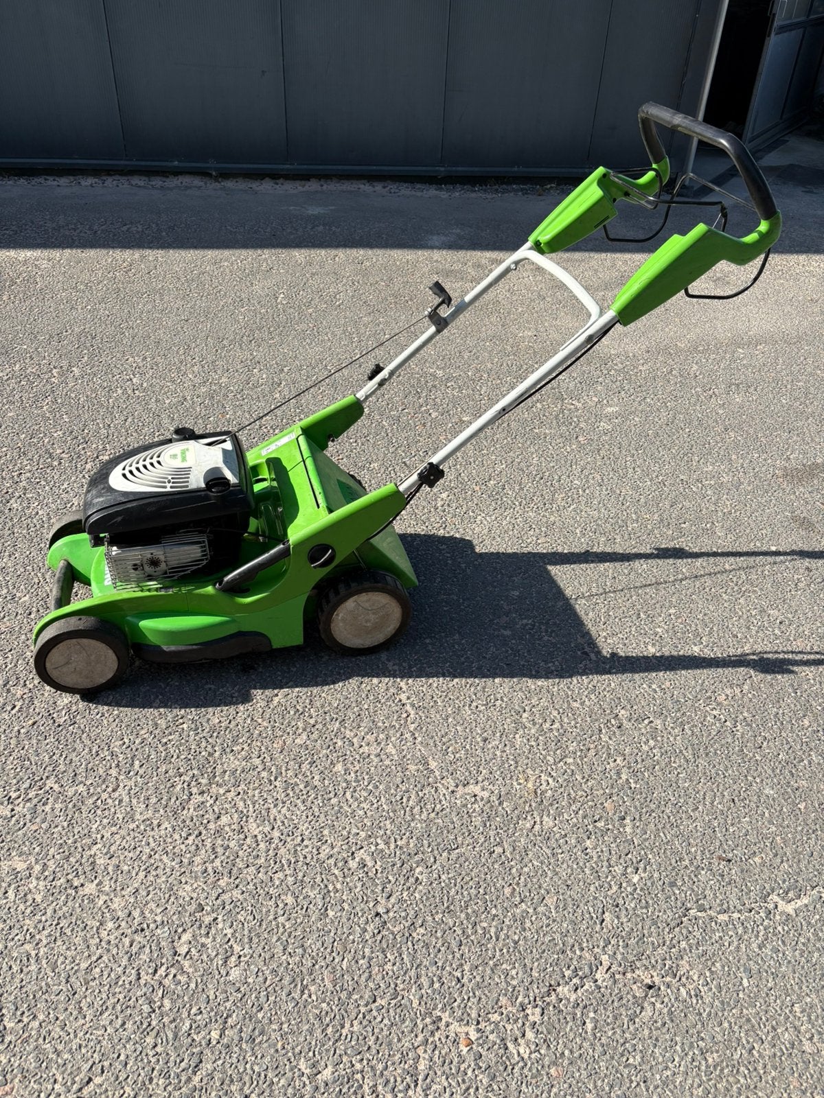 Viking 4-takt krachtige grasmaaier, Ophalen, Cirkelmaaier, Gebruikt, Benzine-grasmaaier