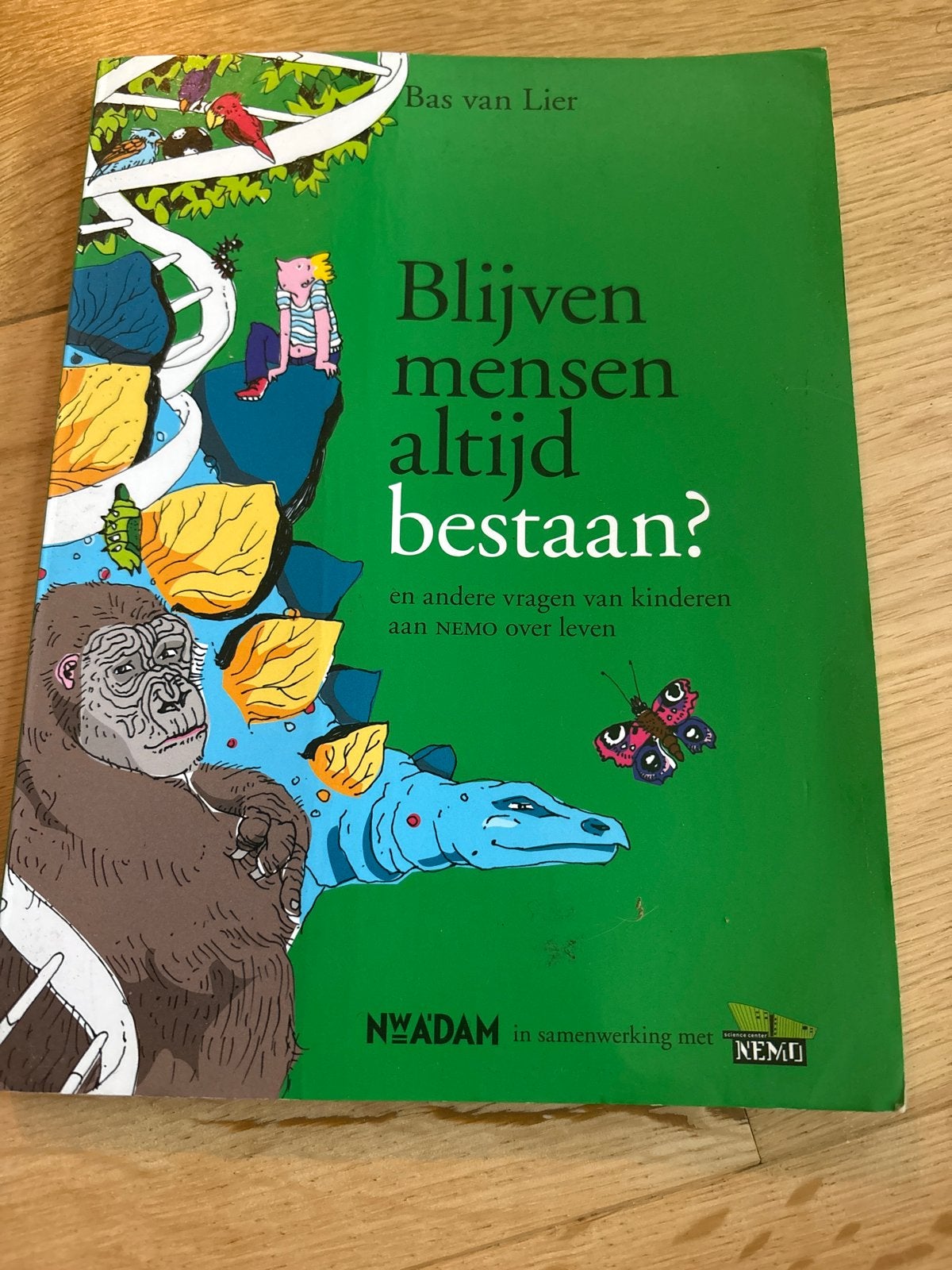 Blijven mensen altijd bestaan? - Bas van Lier (NEMO), Ophalen of Verzenden, Zo goed als nieuw, Non-fictie
