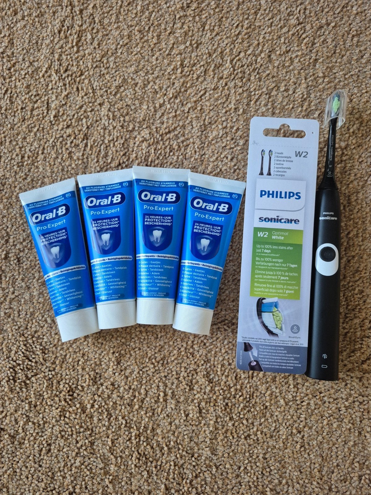 Philips Sonicare tandenborstel met Oral-B tandpasta, Ophalen of Verzenden, Zo goed als nieuw, Mondverzorging