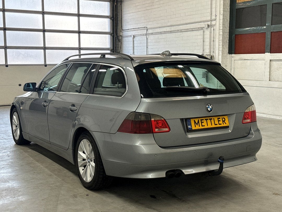 BMW 5-serie Touring 523i Executive M | Trekhaak | Navigatie, Automaat, Achterwielaandrijving, 2497 cc, 177 pk