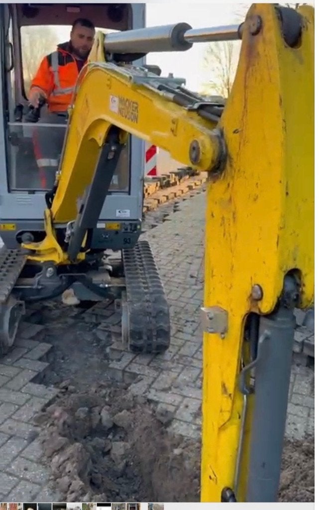 MINI-KRAAN 2,5 TON TE HUUR – INCLUSIEF MACHINIST!