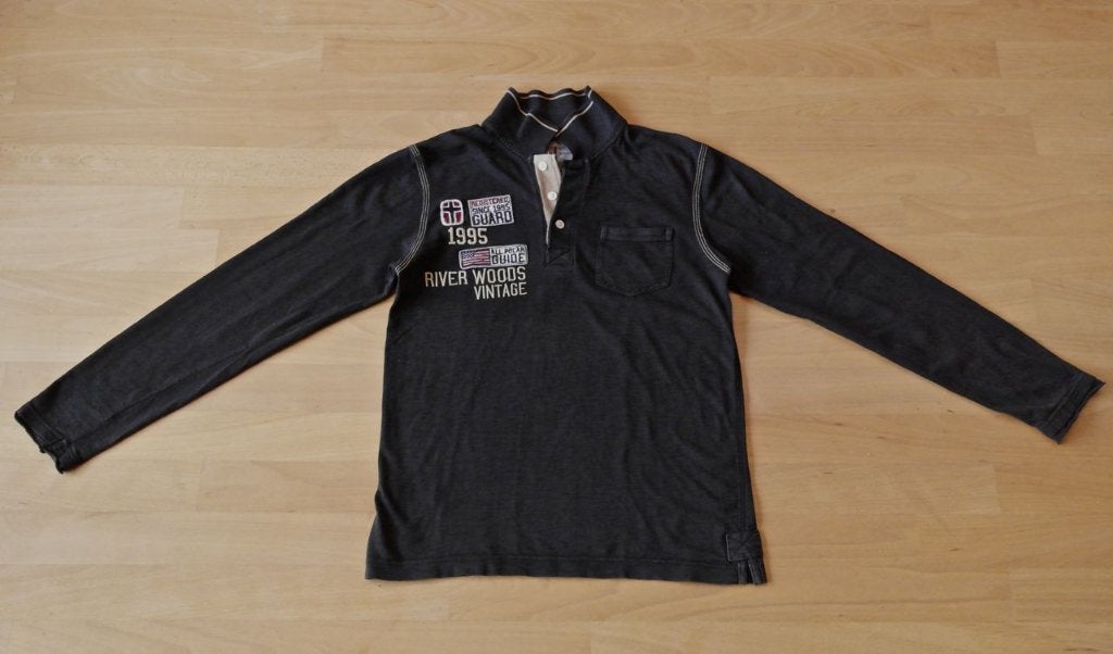 IZGS: Riverwoods zwarte pololongsleeve & applicaties; mt 164, Ophalen of Verzenden, Zo goed als nieuw, Shirt of Longsleeve, Jongen