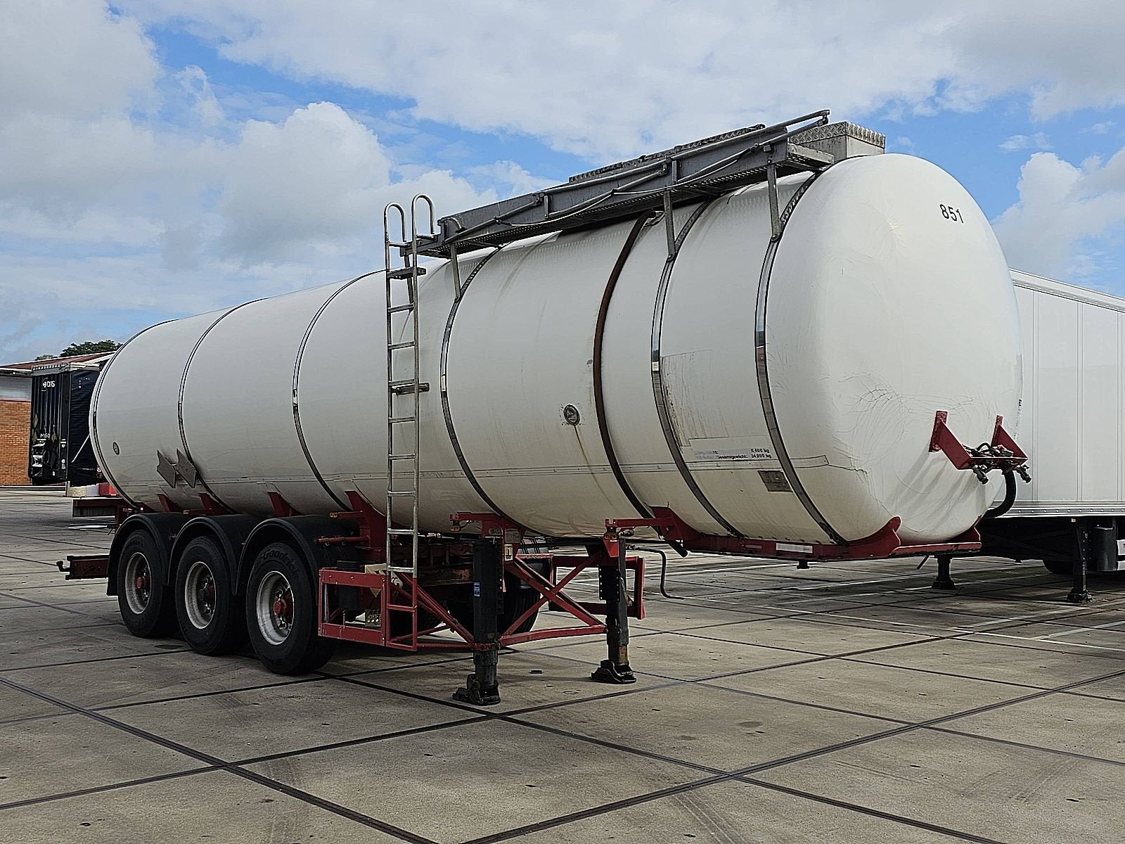 HENDRICKS CHEMIETANK 30.000 ltr isolated, Overige kleuren, Bedrijf, ABS, Aanhangers en Opleggers