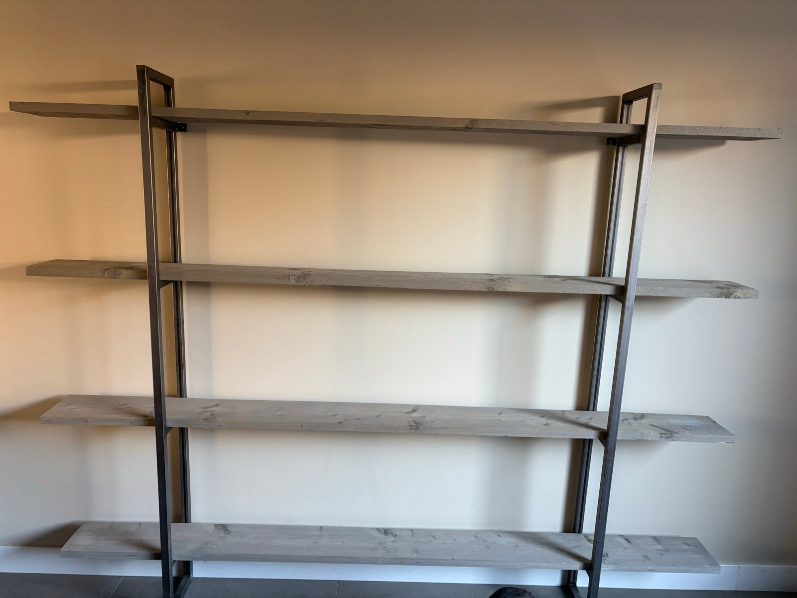 Grote industriële wandkast met 4 houten planken, Ophalen, Met plank(en), Zo goed als nieuw, 200 cm of meer