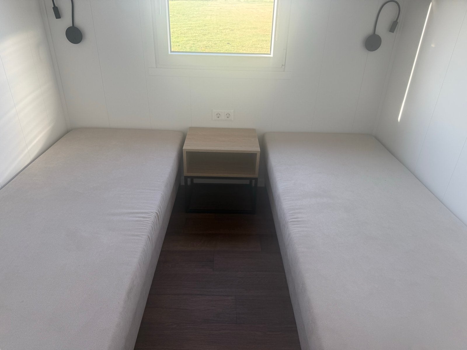Twee eenpersoonsbedden met opbergruimte NIEUW!, Huis en Inrichting, Ophalen, Eenpersoons, Beige, Nieuw