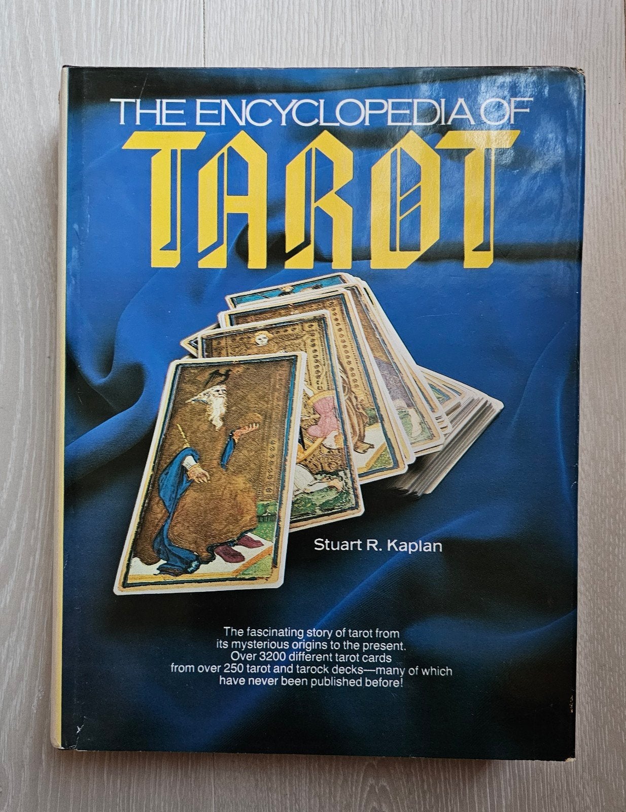 The Encyclopedia of Tarot - Stuart R. Kaplan, Ophalen of Verzenden, Gelezen, Tarot of Kaarten leggen, Overige typen