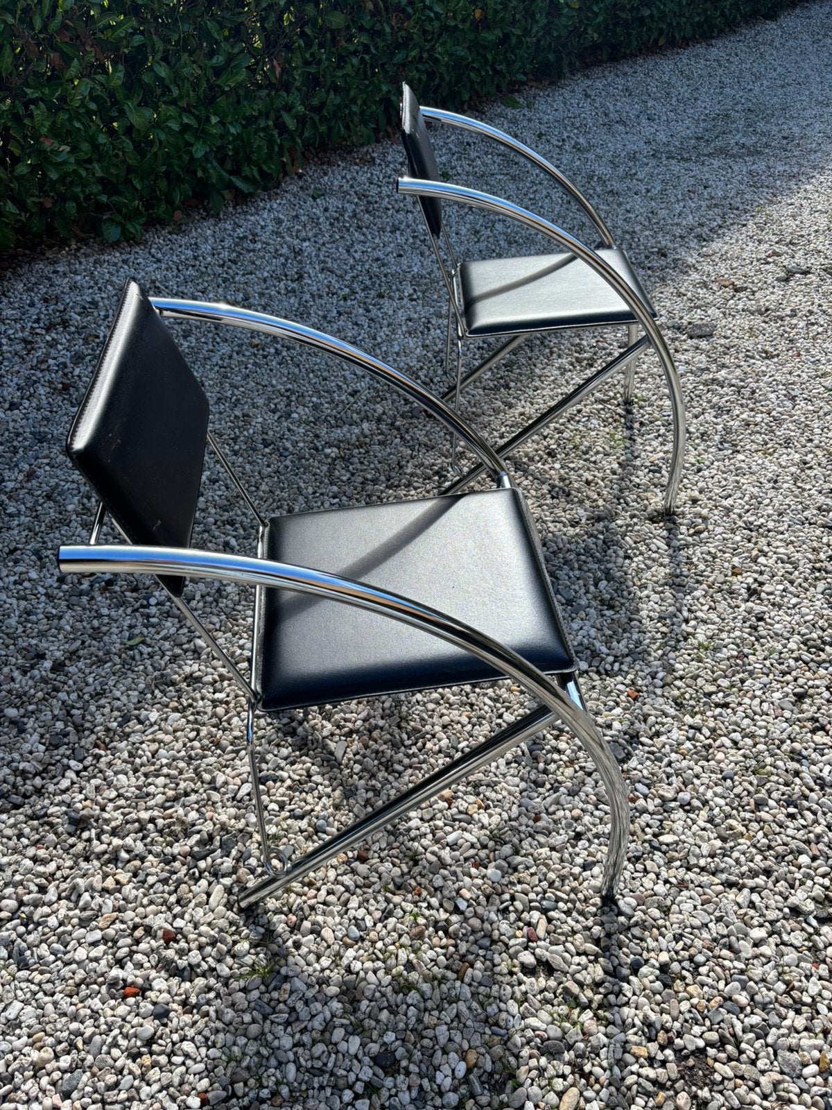 Twee moderne eetkamerstoelen, Huis en Inrichting, Stoelen, Ophalen, Gebruikt, Twee, Zwart
