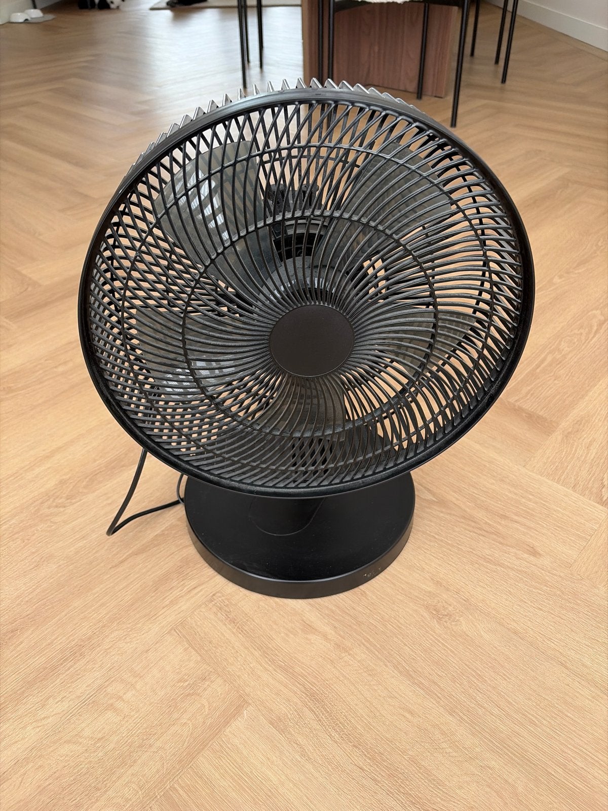 Zwarte IKEA ventilator - Compact en krachtig, Witgoed en Apparatuur, Ophalen, Zo goed als nieuw, Tafelventilator