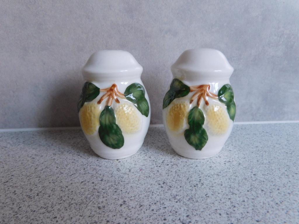 Peper en Zoutstel Citroen Handpainted Italy, Antiek en Kunst, Antiek | Keramiek en Aardewerk, Ophalen of Verzenden