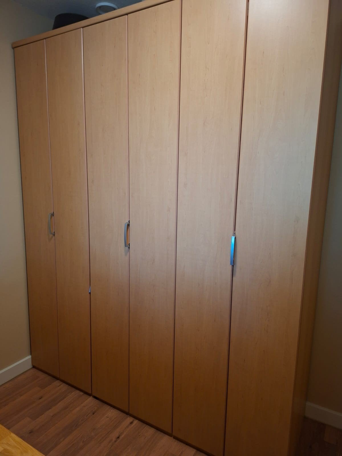 Zeer mooie linnen-/kledingkast H220xB182xD58, Met deur(en), Gebruikt, 200 cm of meer, 150 tot 200 cm