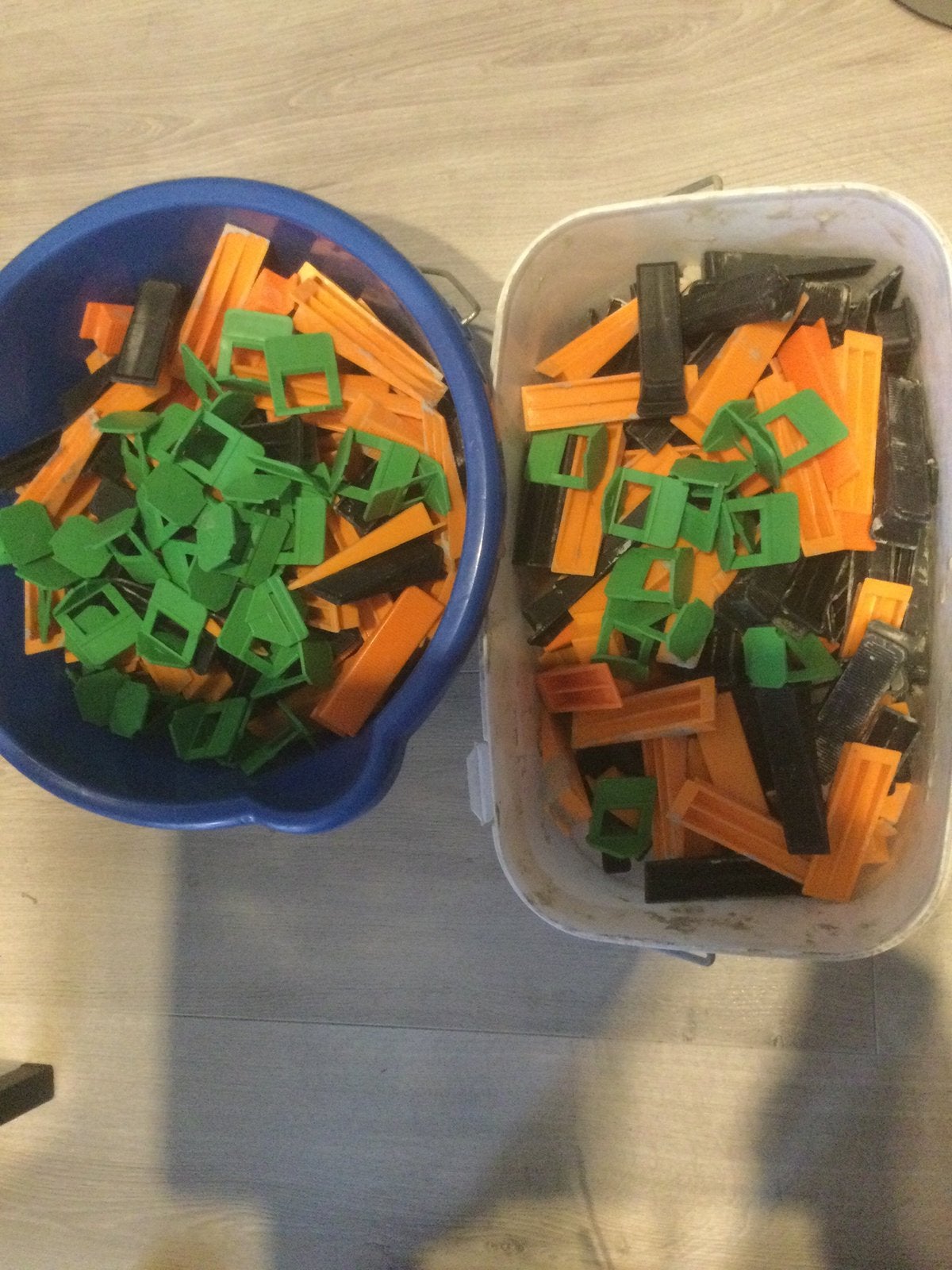 Twee emmers vol met keggen, Zo goed als nieuw, Minder dan 5 m², Wandtegels, Keramiek