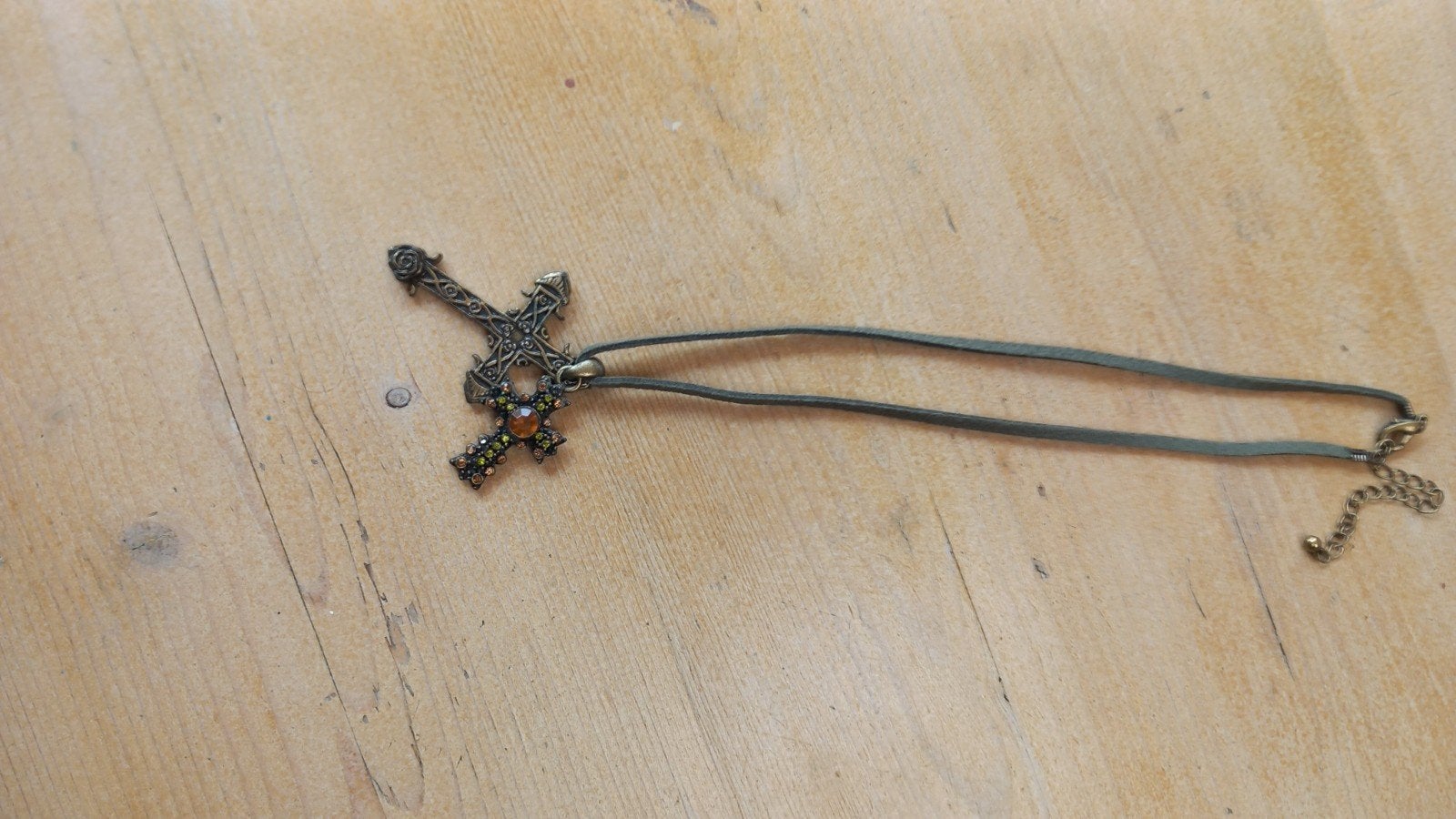 Vintage Kruis Hanger Ketting met Edelstenen, Ophalen of Verzenden, Groen, Steen of Mineraal
