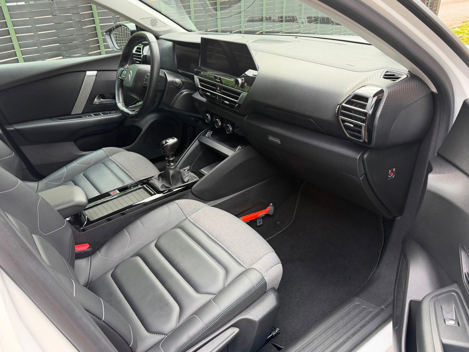 Foto 16 van Citroen C4 1.2 Puretech Shine wit 2021 TREKHAAK|LED|NAVI|NAP