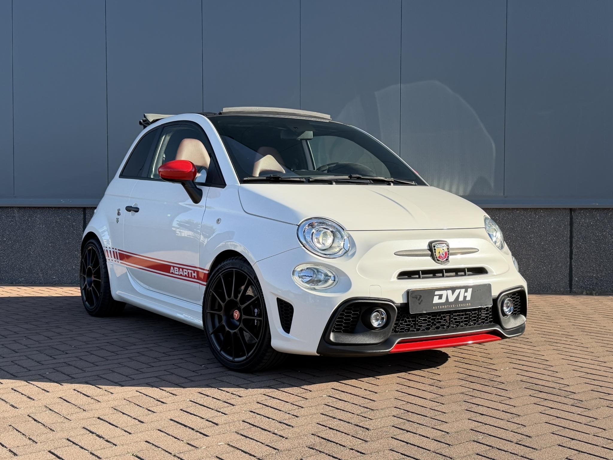 Abarth 595 C 1.4 T-Jet Competizione BEATS | CARBON | BI-XENO, Auto's, Abarth, Voorwielaandrijving, Dealer onderhouden, Gebruikt