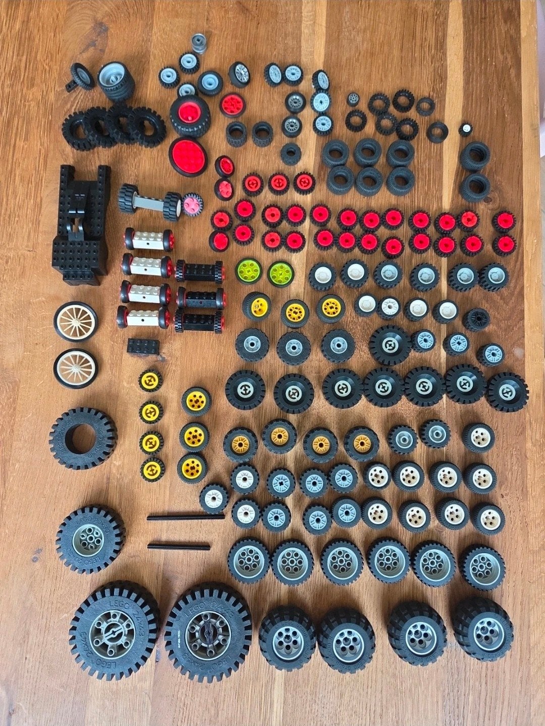 Grote partij LEGO wielen en assen, Ophalen of Verzenden, Gebruikt
