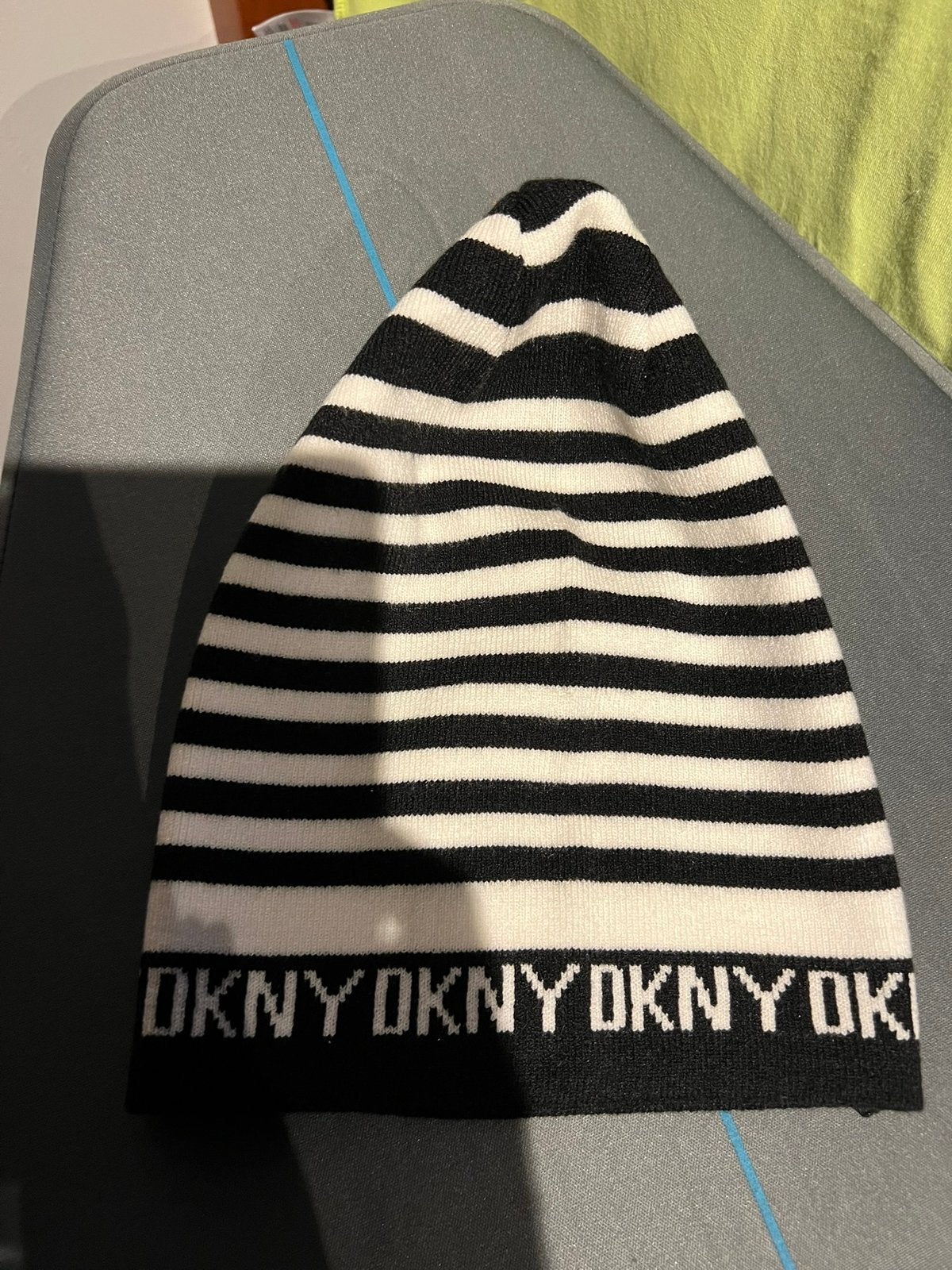 DKNY muts 1 maat origineel nieuw, DKNY, Nieuw, Ophalen of Verzenden, H