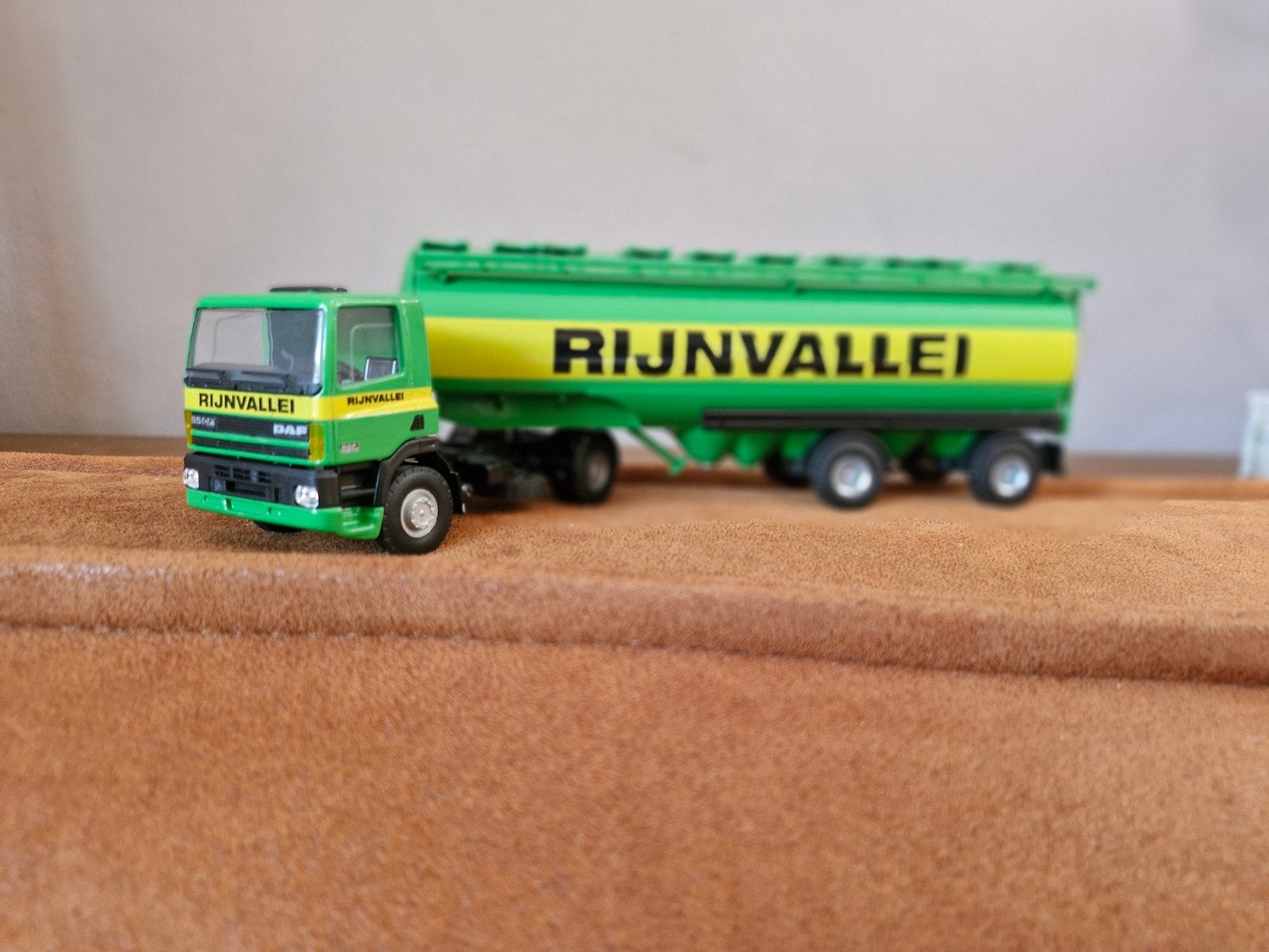 DAF met Welgro bulkoplegger Rijnvallei Mengvoeders, Ophalen of Verzenden, Zo goed als nieuw, Auto's