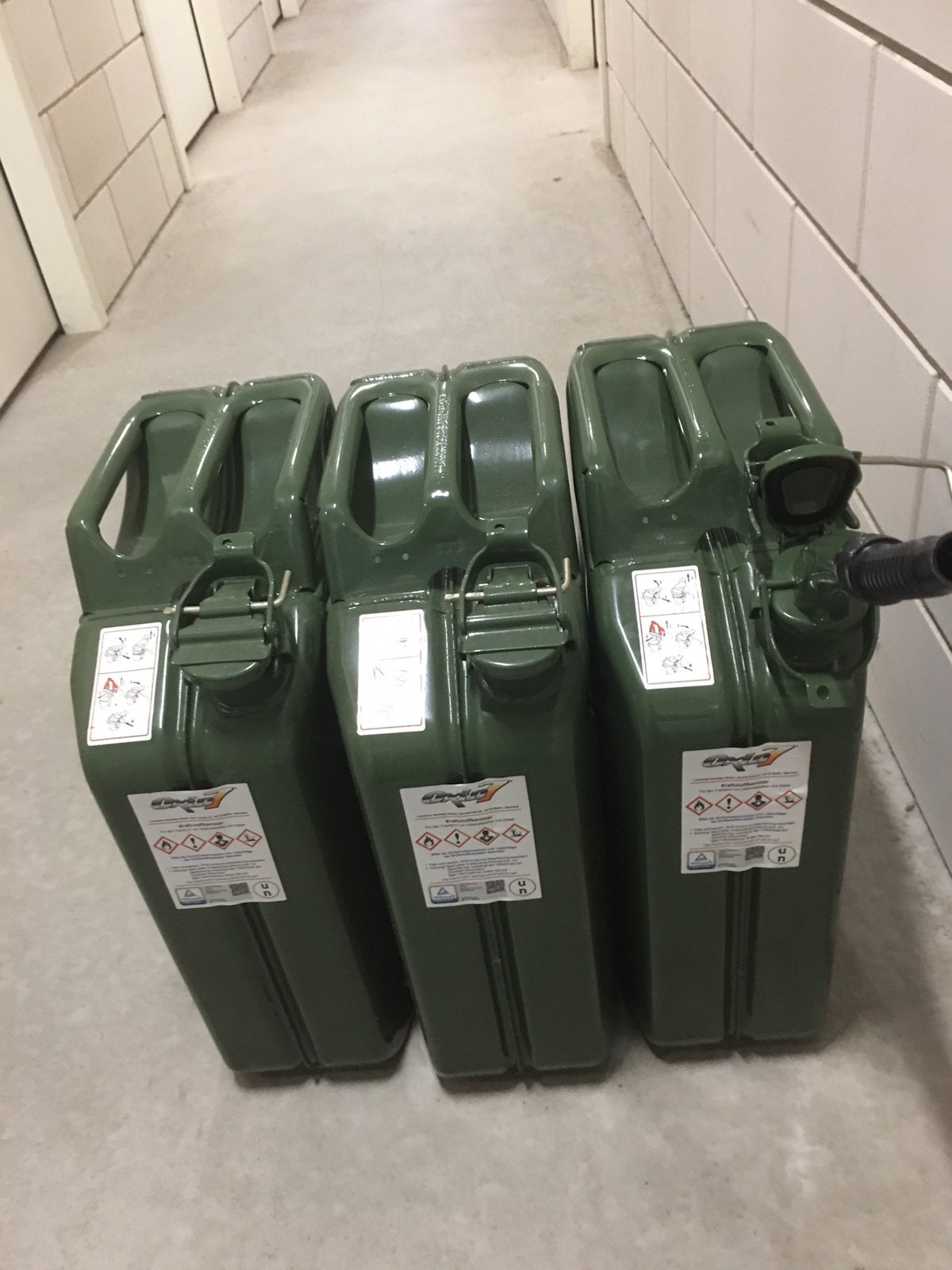 3 nieuwe stalen jerrycans 20 ltr. CE/UN gekeurd., Ophalen of Verzenden, Zo goed als nieuw
