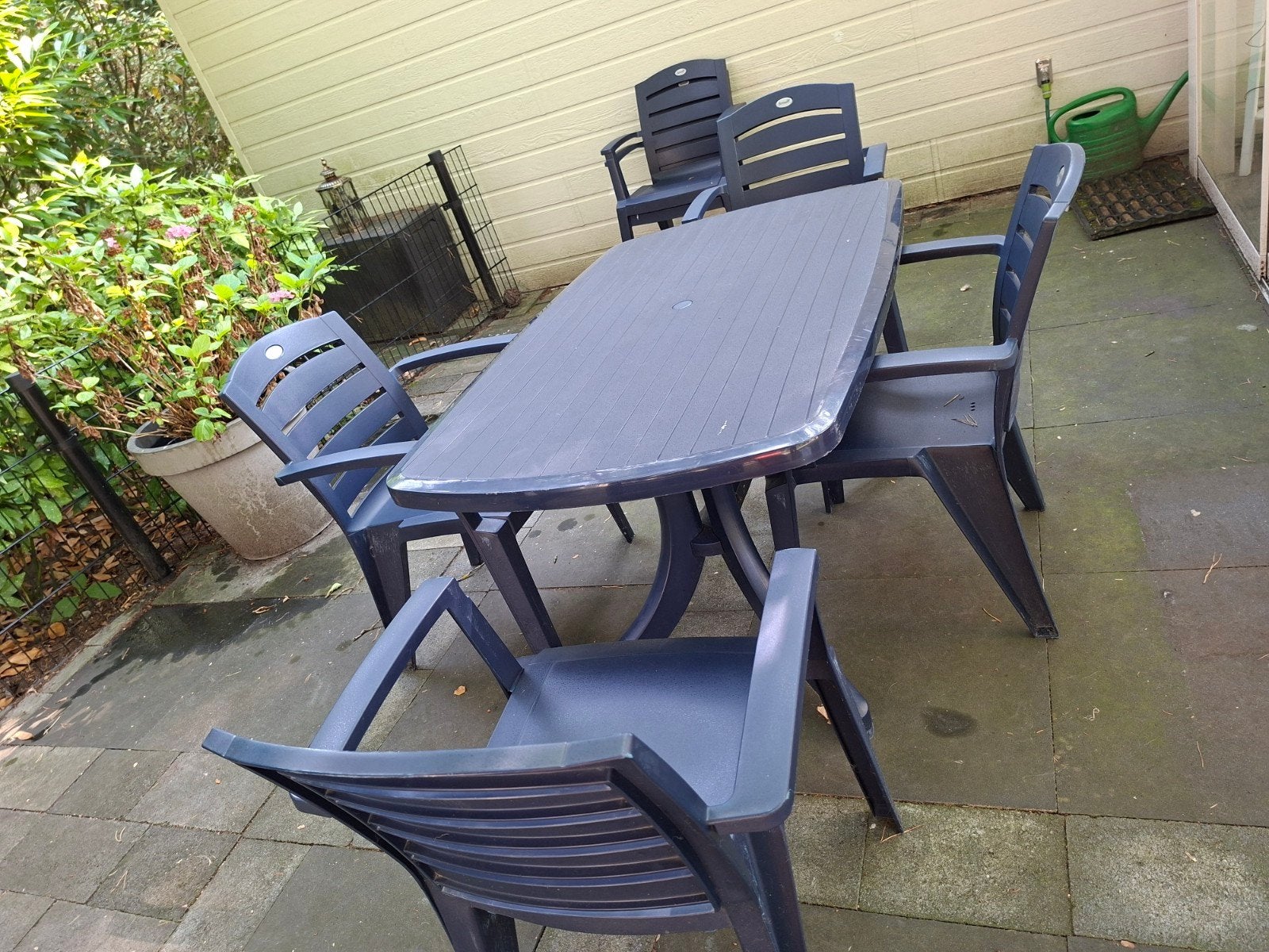 Kunststof tuintafel met stoelen, Ophalen, Gebruikt, Kunststof