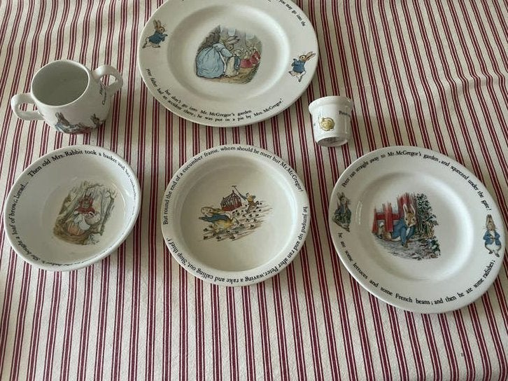 Wedgwood Peter Rabbit servies in perfecte conditie, Ophalen of Verzenden, Zo goed als nieuw, Bord(en), Wedgwood