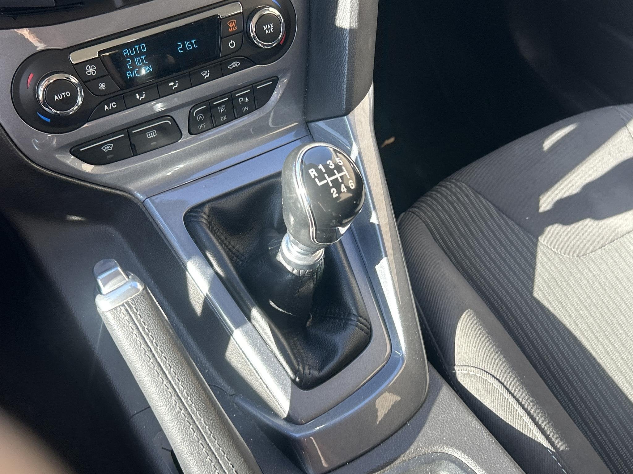 Foto 17 van Ford Focus Wagon 1.0 EcoBoost Titanium | Climate | Cruise |