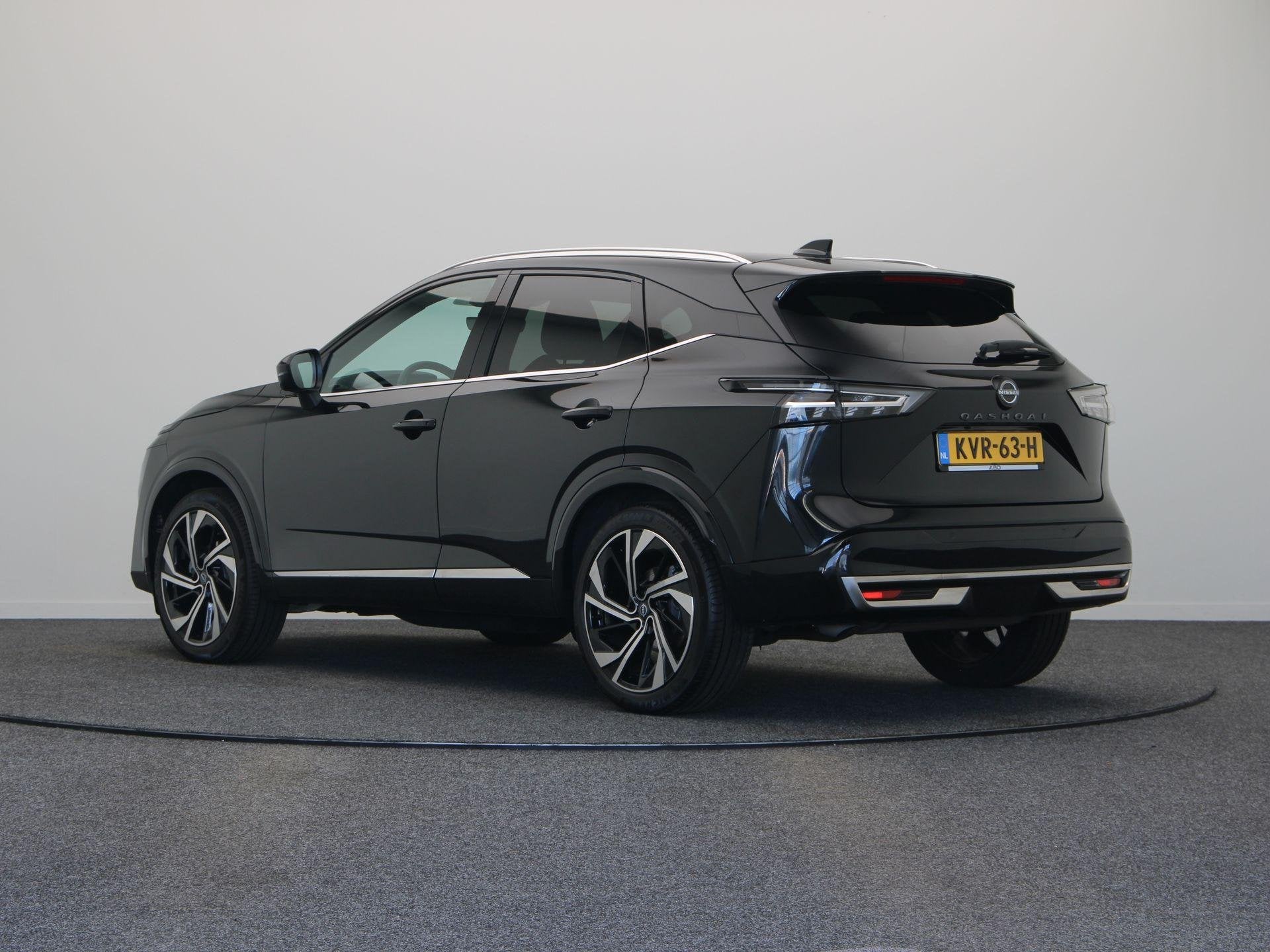 Nissan Qashqai 158pk MHEV Xtronic Tekna Plus | Bose Audio |, Auto's, Dealer onderhouden, Euro 6, 4 cilinders, Zwart