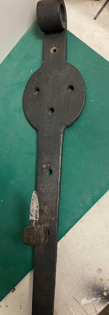 Antieke smeedijzeren wanddecoratie / wandhaak, Metaal, Gebruikt, 8 cm, Wandhanger