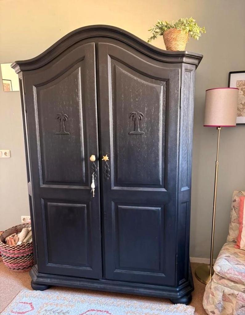 Gratis Brocante Kast met Palmboom Details en Sissy-Boy Knopp, Ophalen