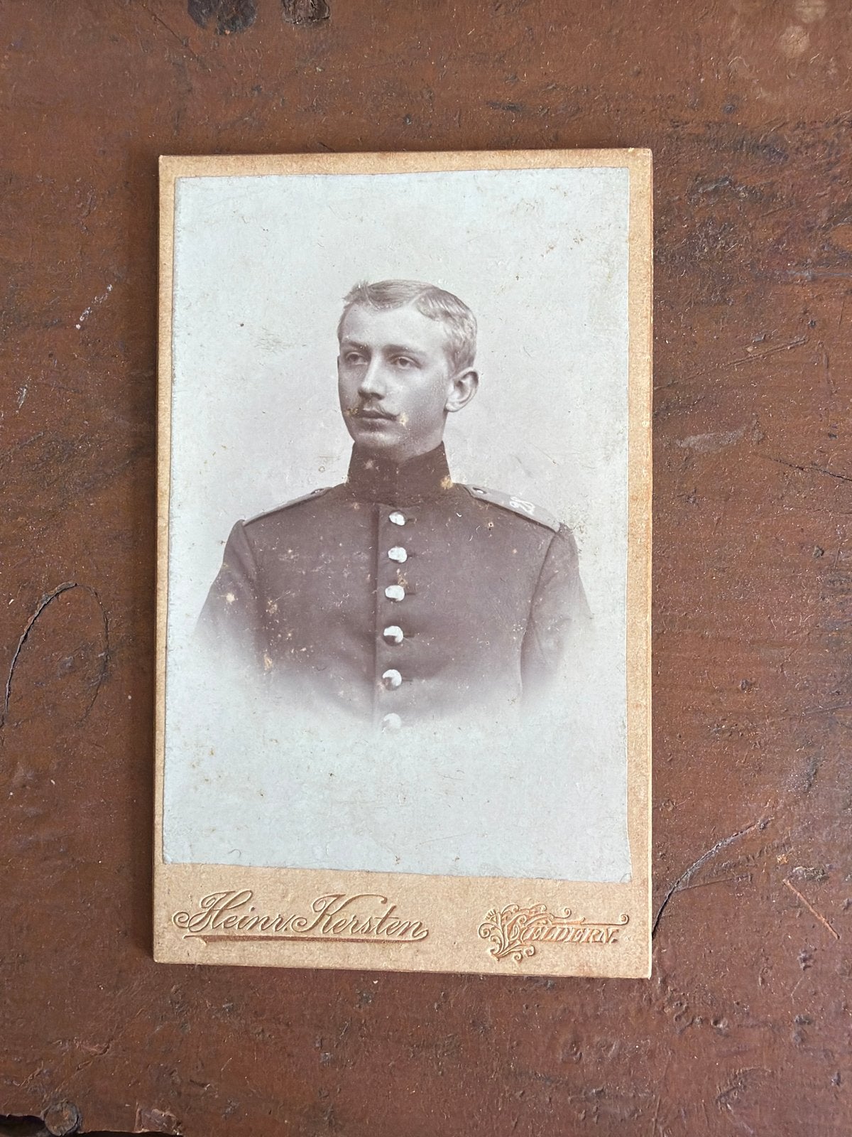 Oude foto van militair soldaat infanterie, Verzamelen, Ophalen of Verzenden, Landmacht, Foto of Poster