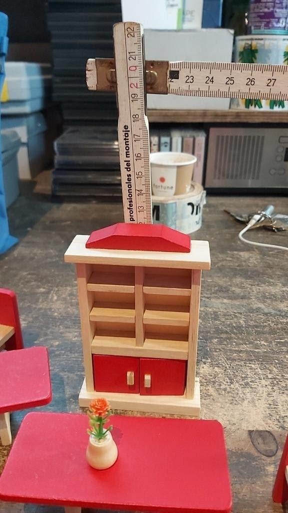 Poppenhuis meubels 10 stuks en 4 stoelen met 2 bloemvaasjes, Ophalen of Verzenden, Toebehoren