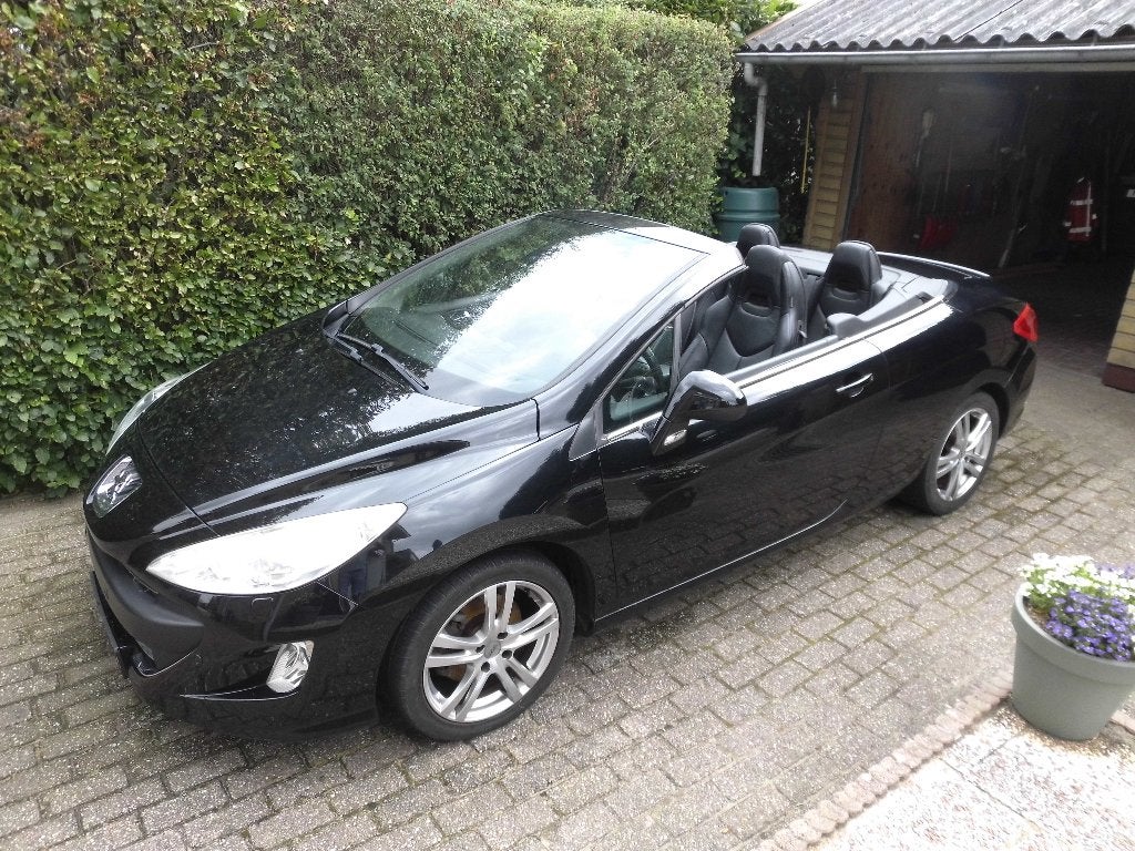 Peugeot 308 1.6 THP CC 2011 Zwart Cabrio, Auto's, Peugeot, Voorwielaandrijving, 1490 kg, Cabriolet, 4 stoelen