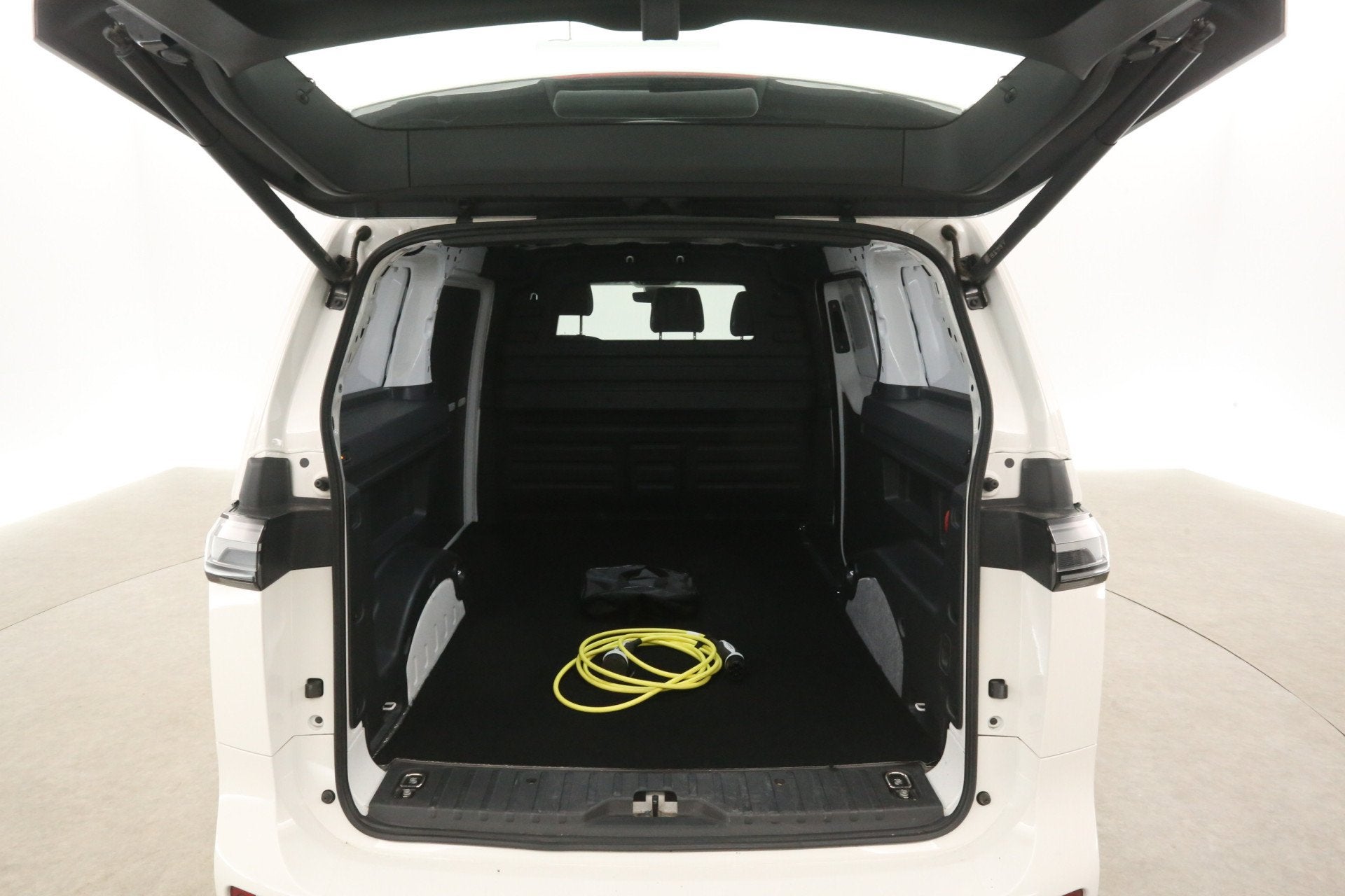 Volkswagen ID. Buzz Cargo 77 kWh 204PK L1H1 | Snelladen | SO, Auto's, Automaat, Gebruikt, 422 km, Volkswagen