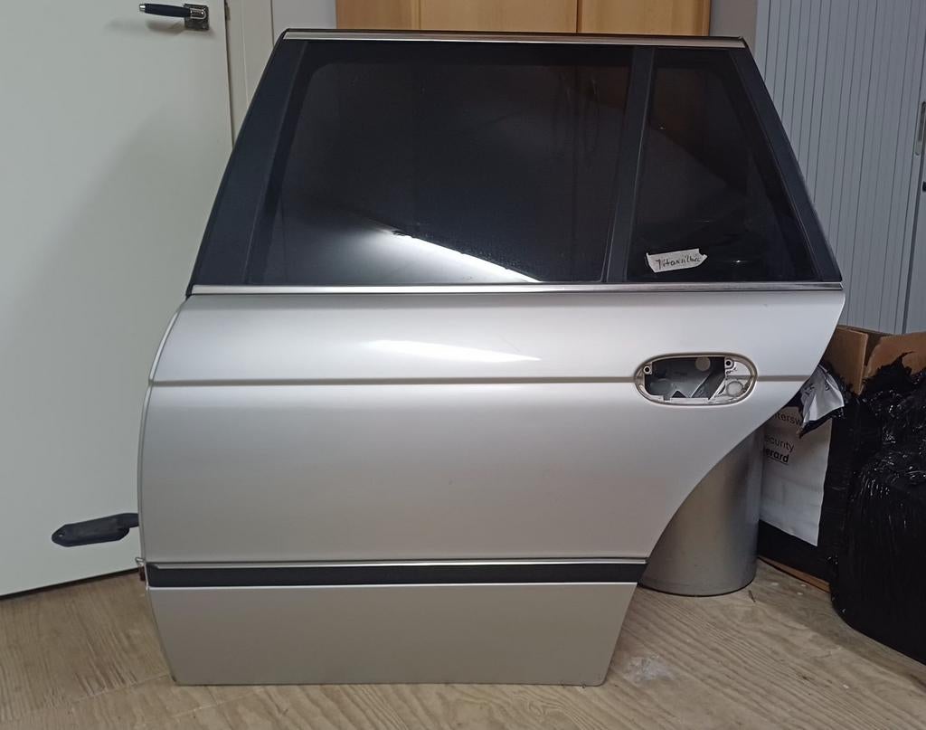 E39 bmw touring deur achter bestuurderszijde, Auto-onderdelen, Ophalen of Verzenden, Achter, BMW, Deur