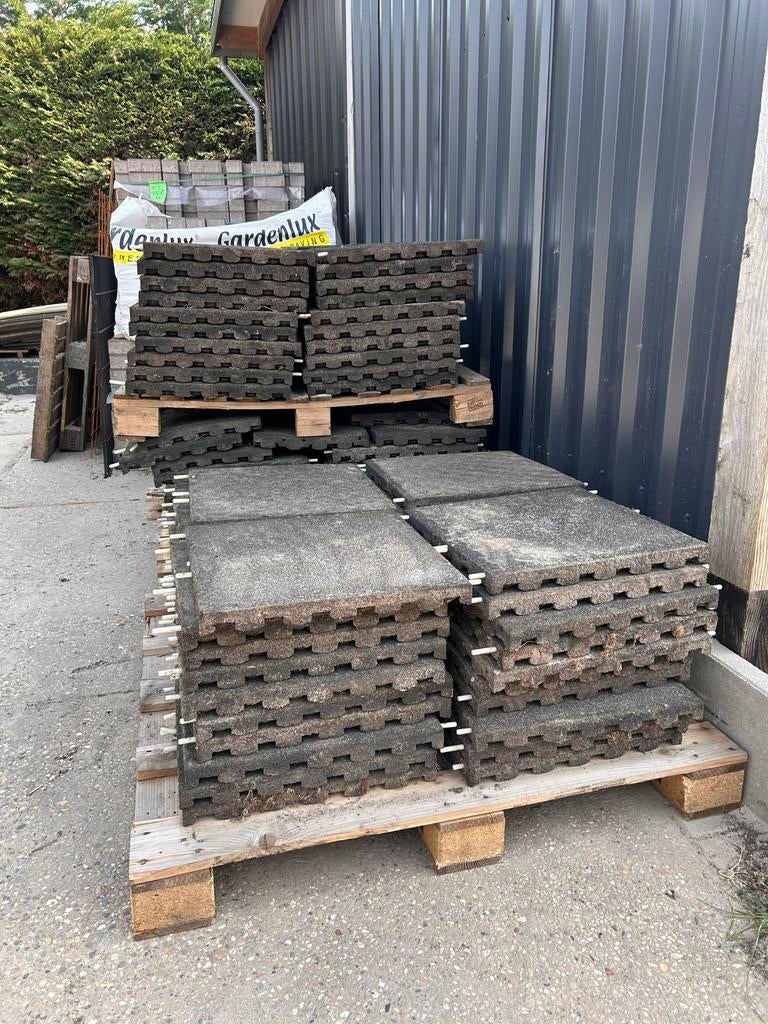 30m² rubberen tegels 50x50x4 cm - Speeltuin/Stal/Tuin, Ophalen, Zo goed als nieuw, Overige materialen
