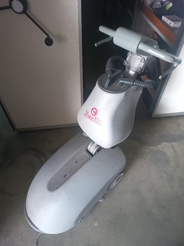Comac numatic vispa schrobzuigmachine, Doe-het-zelf en Verbouw, Reinigingsmachines, Ophalen, Gebruikt, Schrobmachine