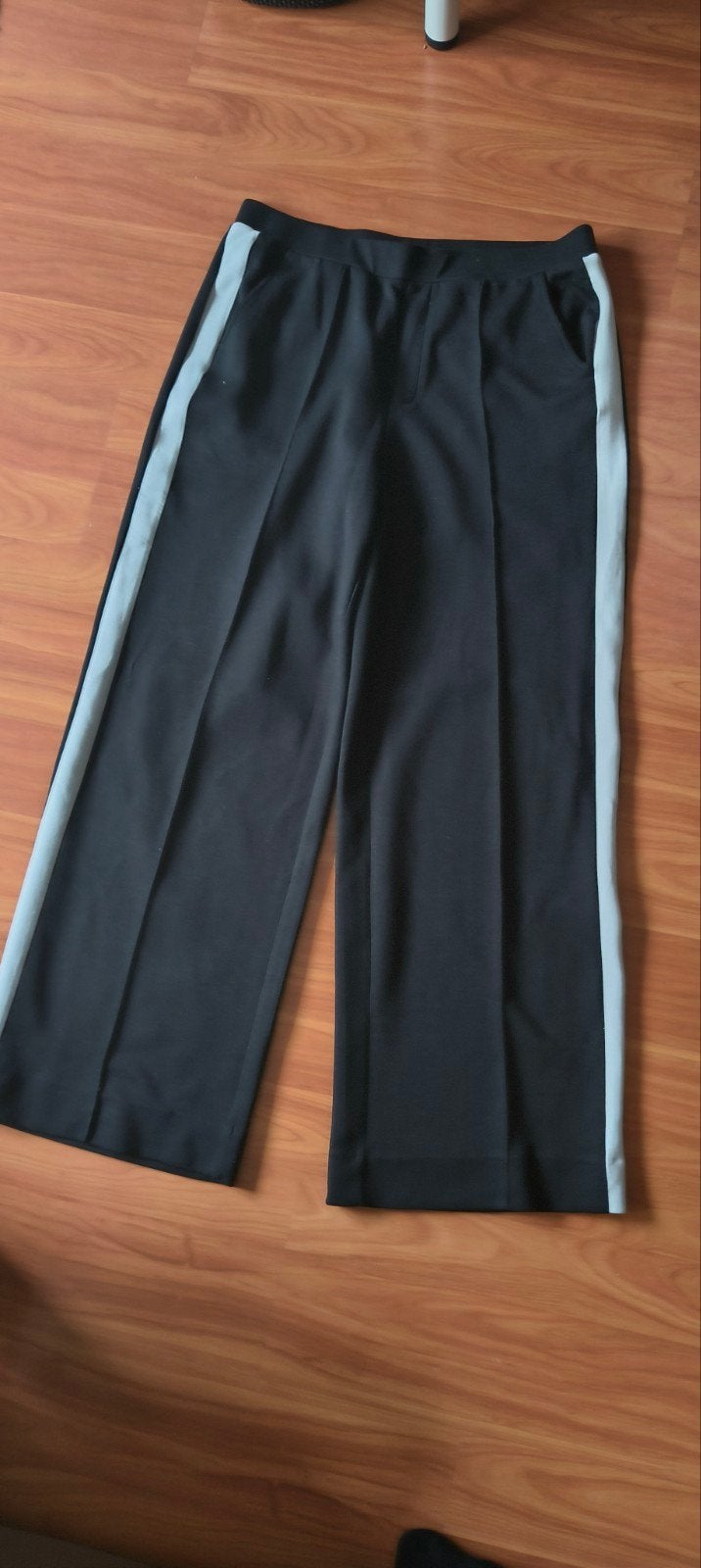 Ms mode zwarte broek met streep maat 44, Zwart, Maat 42/44 (L), Ophalen of Verzenden, Zo goed als nieuw