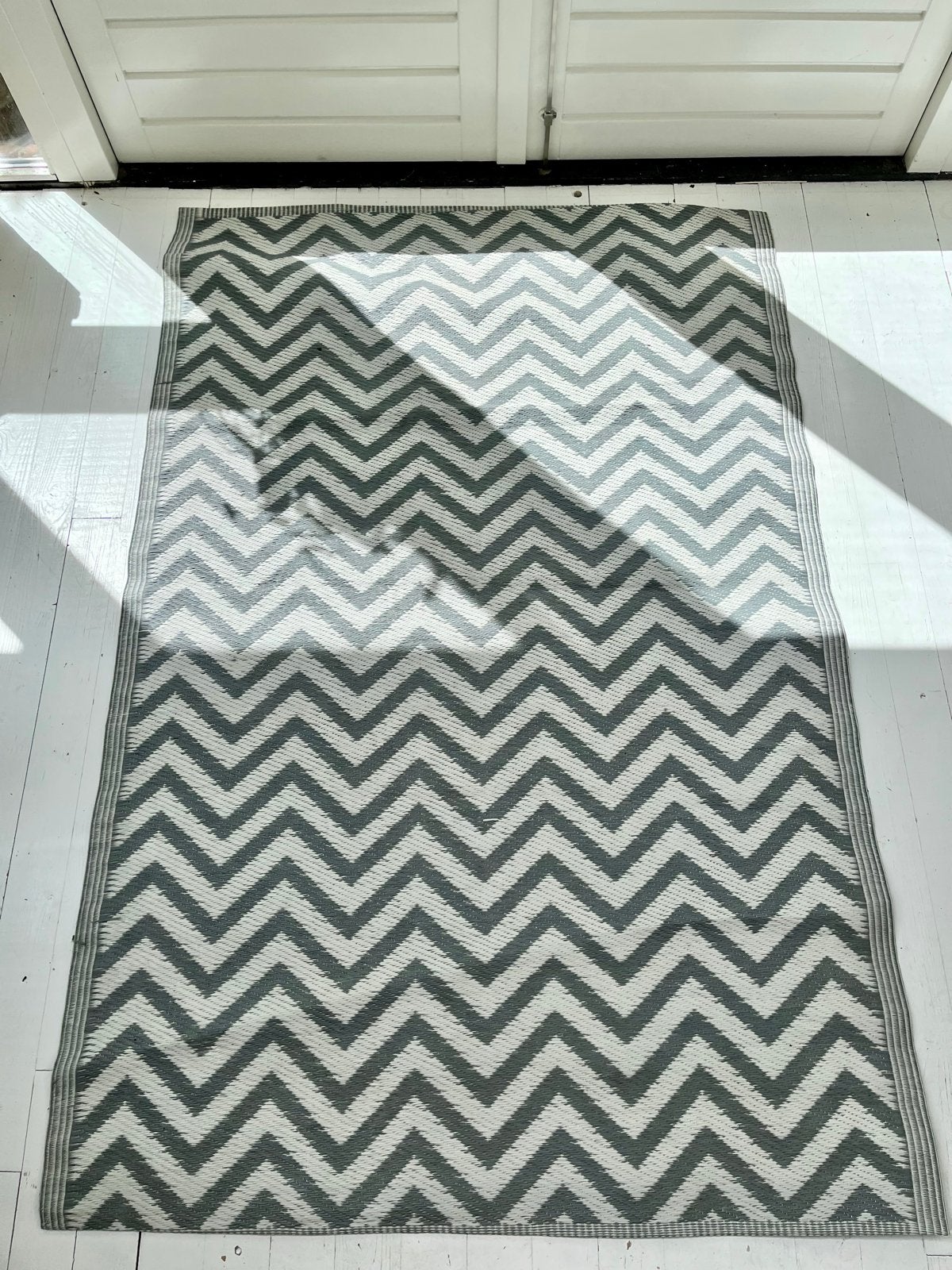 Grijs-wit zigzag vloerkleed, Ophalen, Gebruikt
