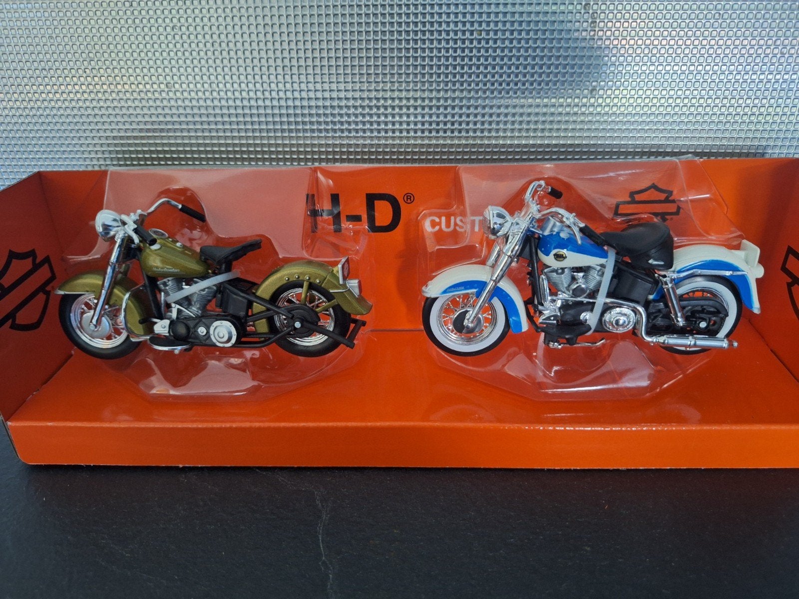 Harley-Davidson Duos 50's Set van 2 
Schaal 1:18, Maisto, Nieuw, Ophalen of Verzenden, Maisto