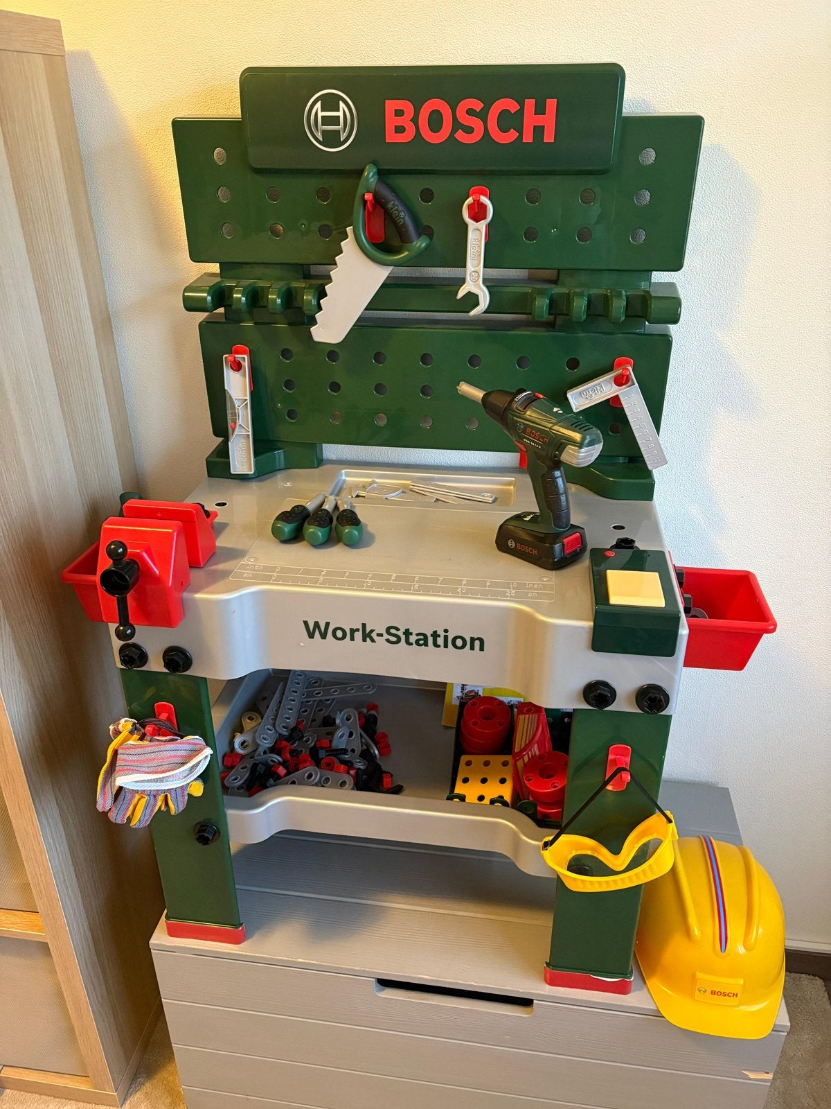 Bosch Work-Station Speelgoed Werkbank met Gereedschap, Kinderen en Baby's, Speelgoed | Overig, Ophalen, Zo goed als nieuw, Jongen of Meisje