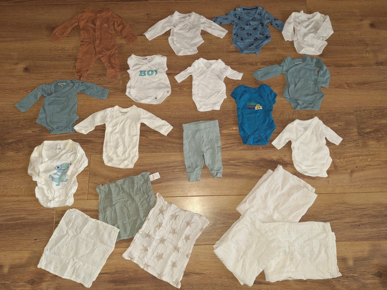 Prematuur baby kleding pakket 19delig
Maat 42/44/46, Kinderen en Baby's, Ophalen of Verzenden, Zo goed als nieuw