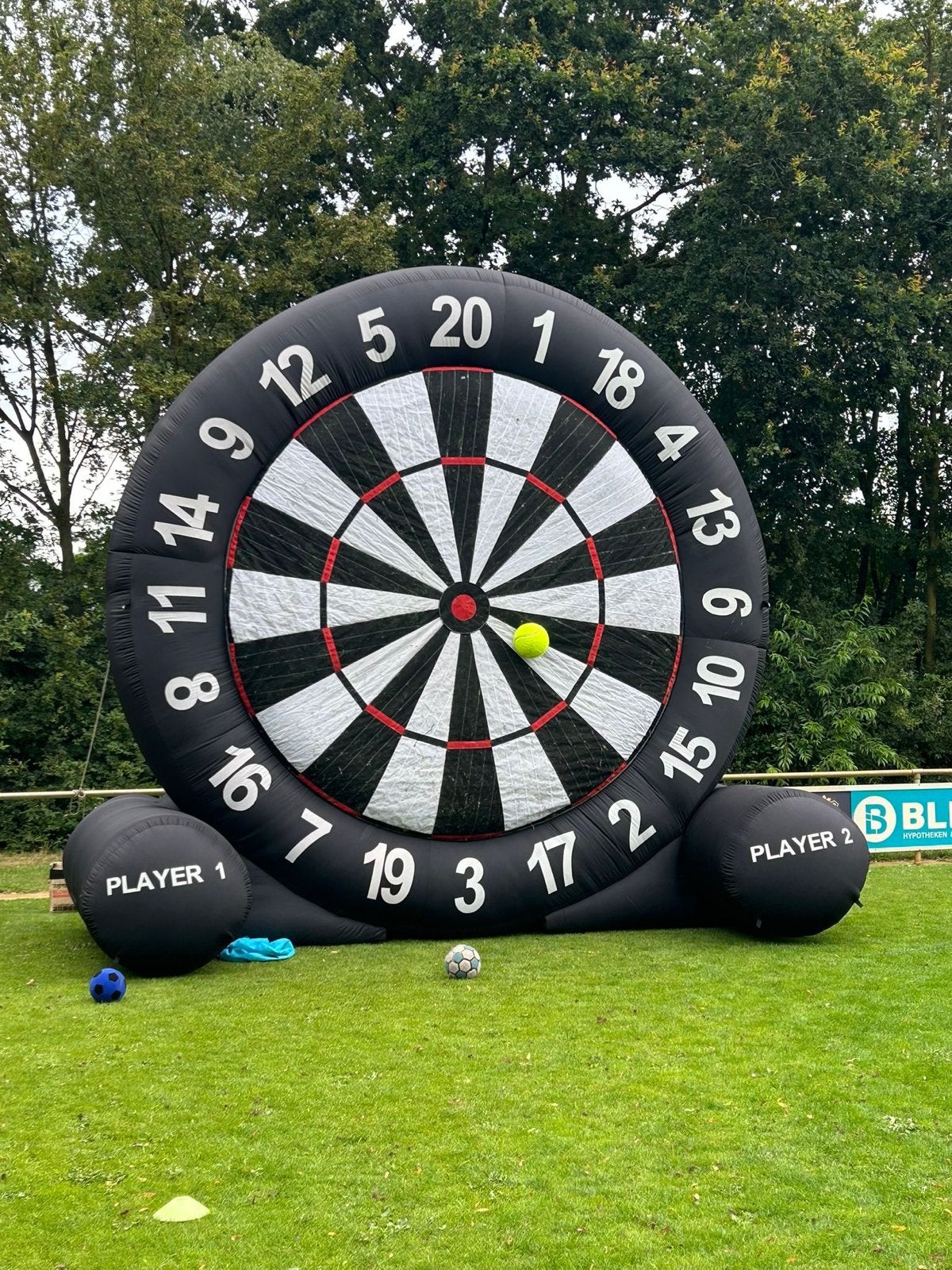 Te huur Opblaasbaar Dartbord, Ophalen, Gebruikt