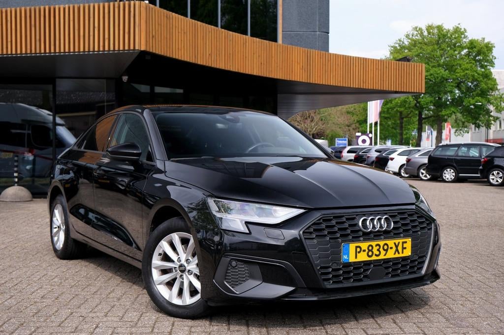 Audi A3 Limousine 30 TFSI Pro Line|Rijklaar!|ACC|Apple Carpl, Auto's, Stof, Gebruikt, Zwart, Origineel Nederlands