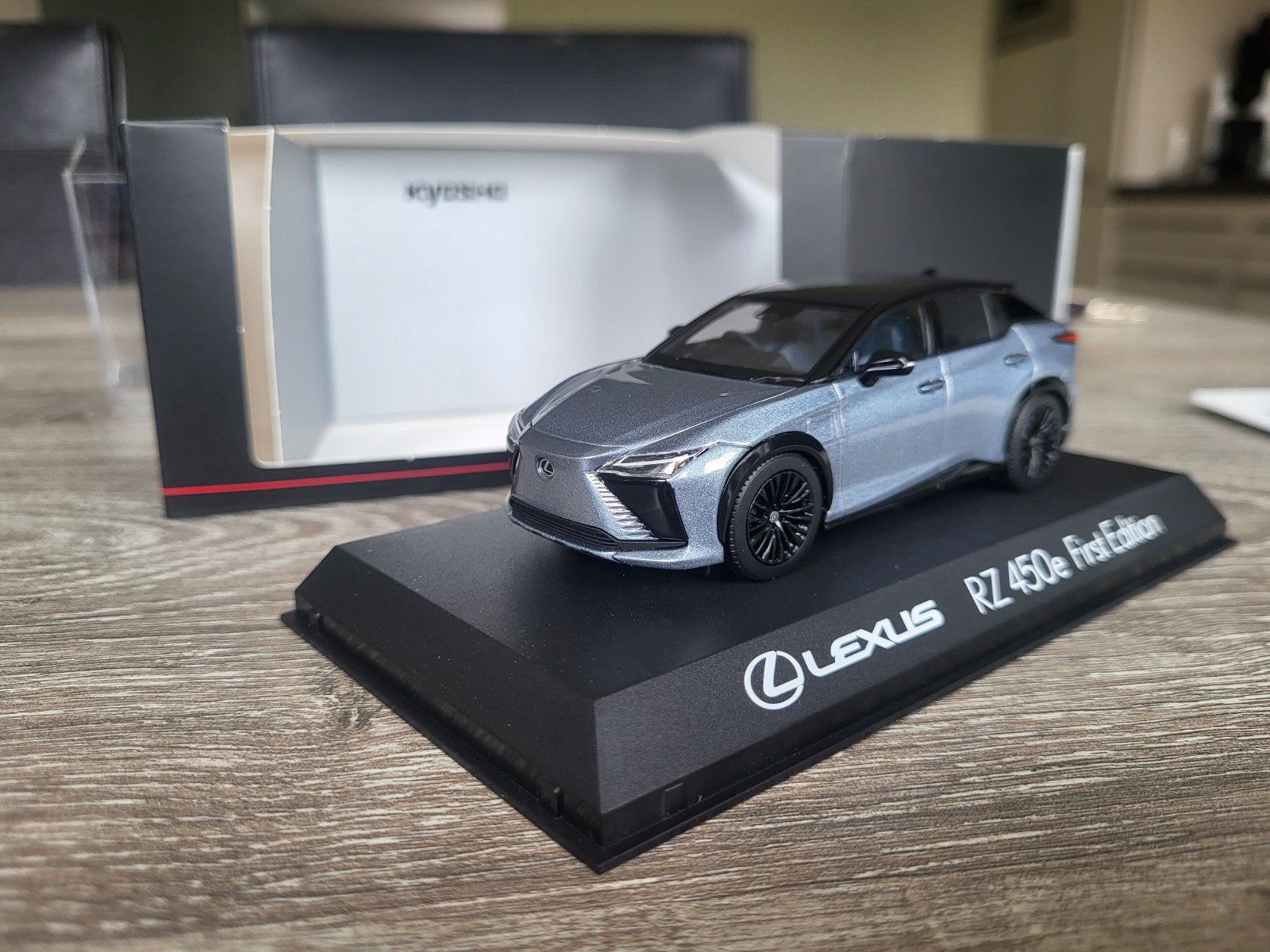 Lexus RZ schaal 1:43, Ophalen of Verzenden, Zo goed als nieuw, Auto, Overige merken