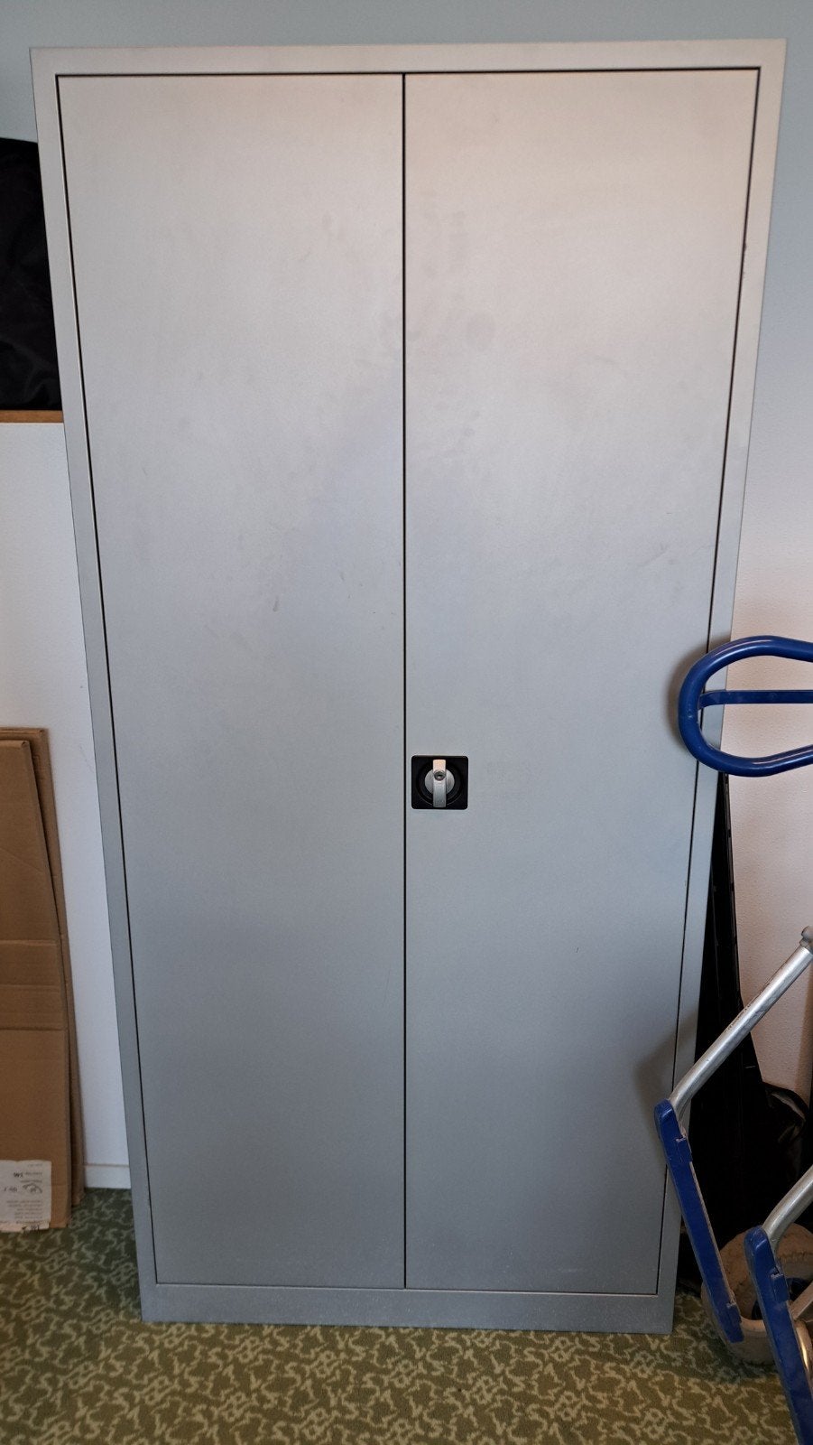 Metalen archiefkast met twee deuren, Ophalen, Gebruikt, Praktisch en functioneel, 50 tot 100 cm