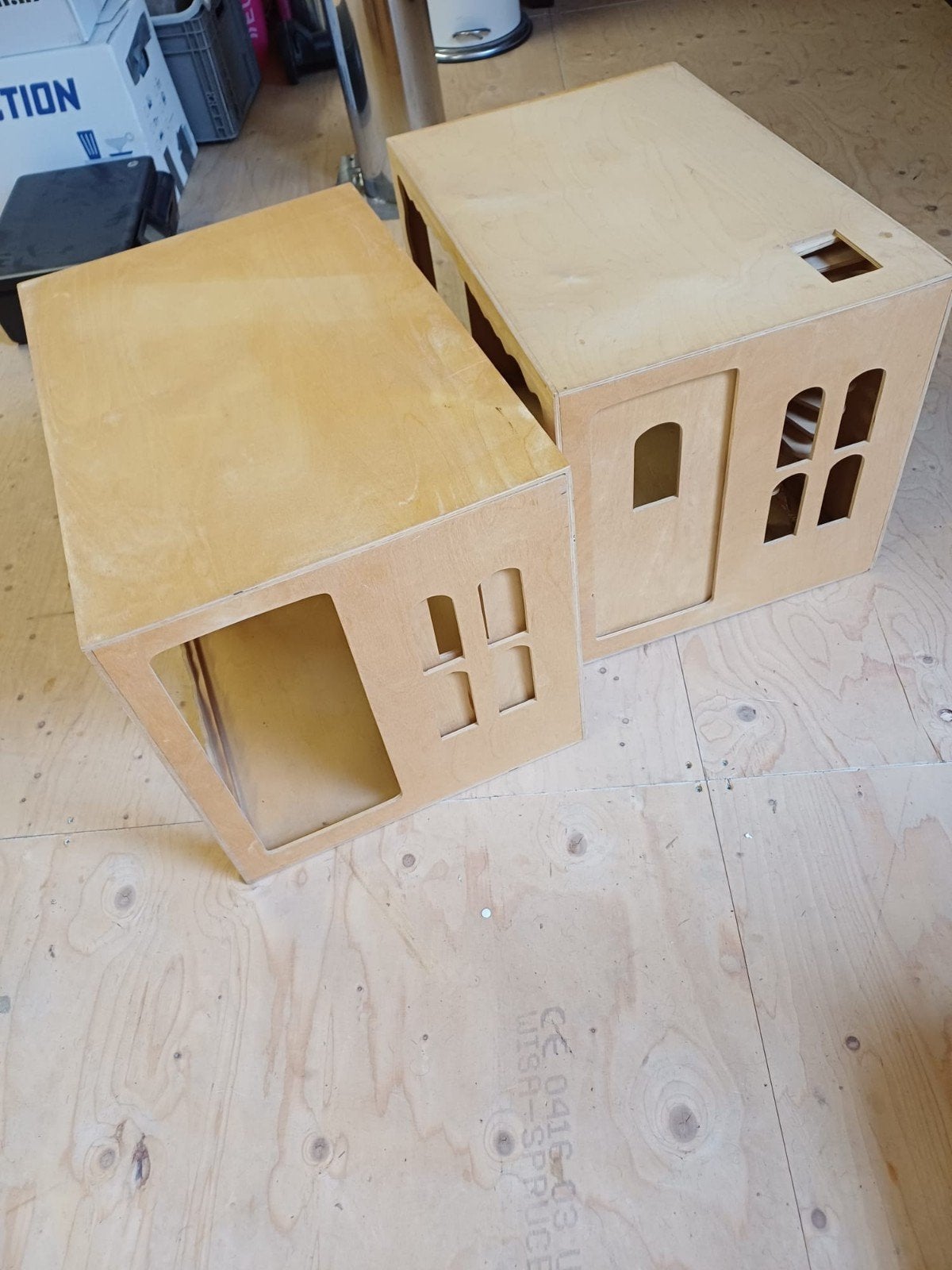 Houten Poppenhuis - Onbeschilderd en Aanpasbaar, Ophalen, Gebruikt, Poppenhuis