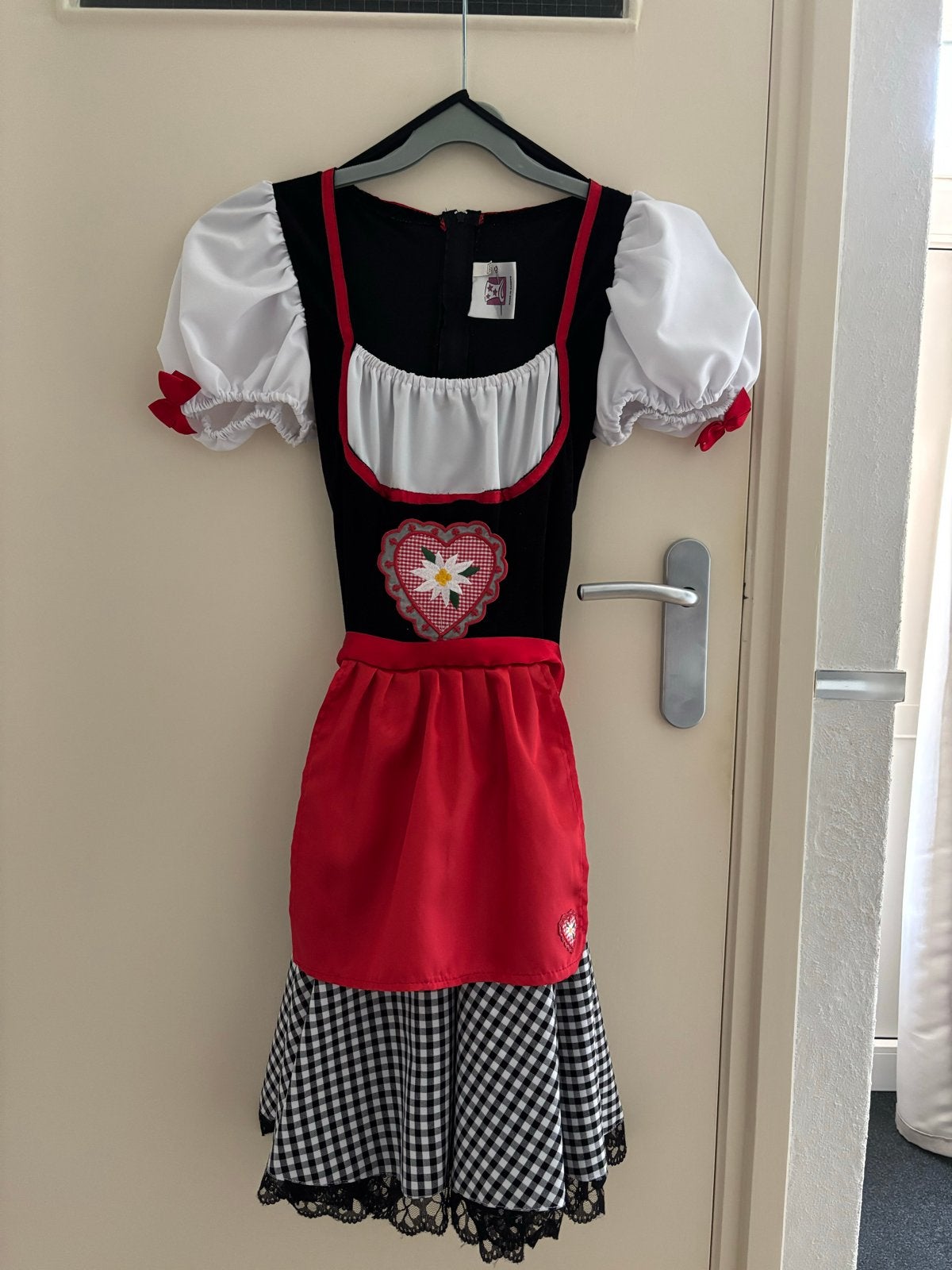 Dirndl Oktoberfest Jurk - Maat XS / tiener/ jong volwassene, Kleding | Dames, Ophalen of Verzenden, Overige thema's, Kleding, Maat 34 (XS) of kleiner