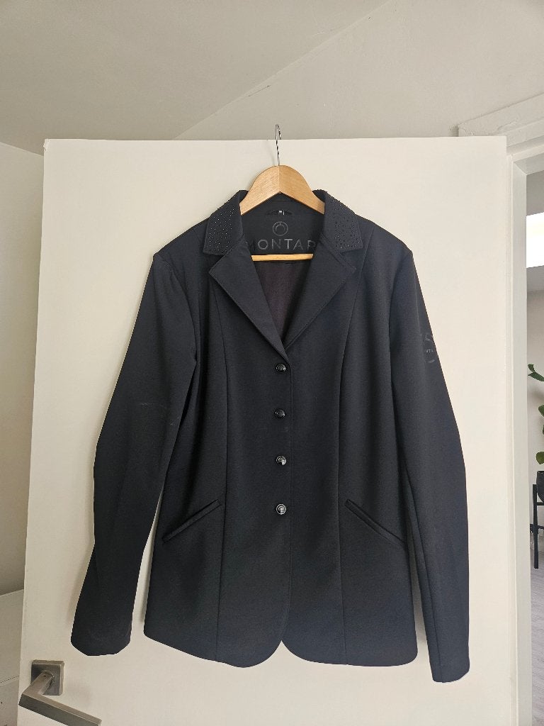 Nieuw zwart montar wedstrijdjasje maat 44, Sierdetails, Dressuur, Nieuw, Ophalen of Verzenden