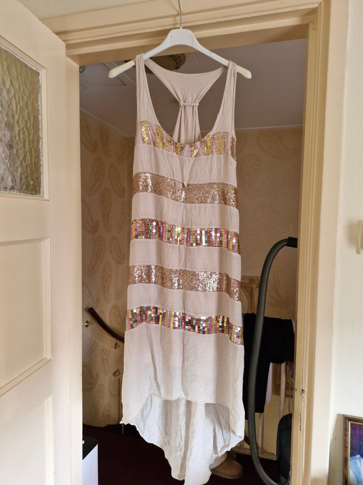 Zomerjurk met pailletten - Beige/Goud, Maat 38/40 (M), Beige, Ophalen of Verzenden, Onder de knie